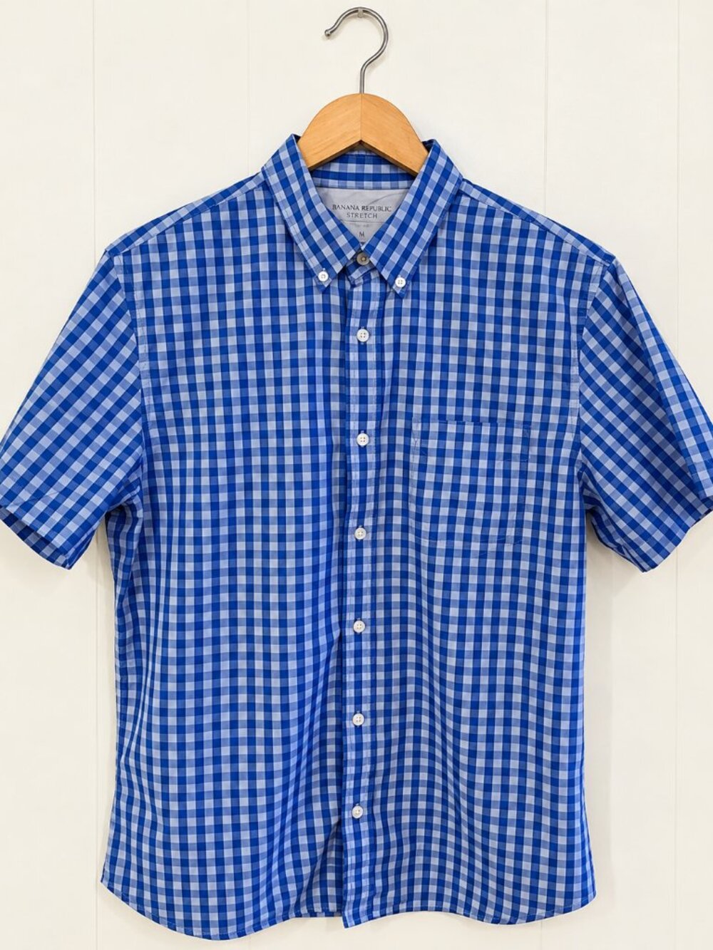 Banana Republic men’s short-sleeve button-down shirt in a classic blue gingham